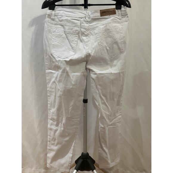 NWT Suzanne Betro Denim White Embroidered Skinny Cropped Jeans Women's size 14 - Picture 2 of 6